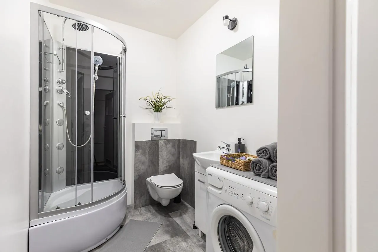 Room Bohaterow Wrzesnia Варшава Апартаменты