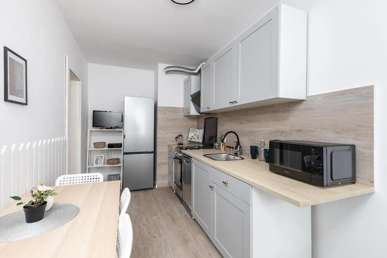 Апартаменты Room Bohaterow Wrzesnia Варшава