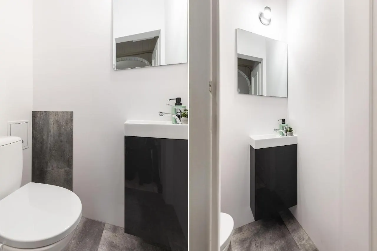Room Bohaterow Wrzesnia Варшава