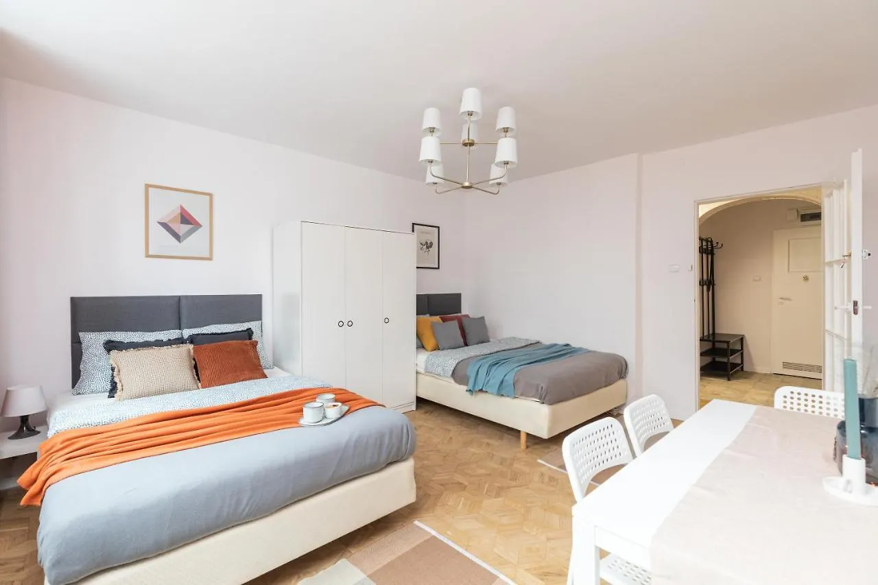 Апартаменты Room Bohaterow Wrzesnia Варшава